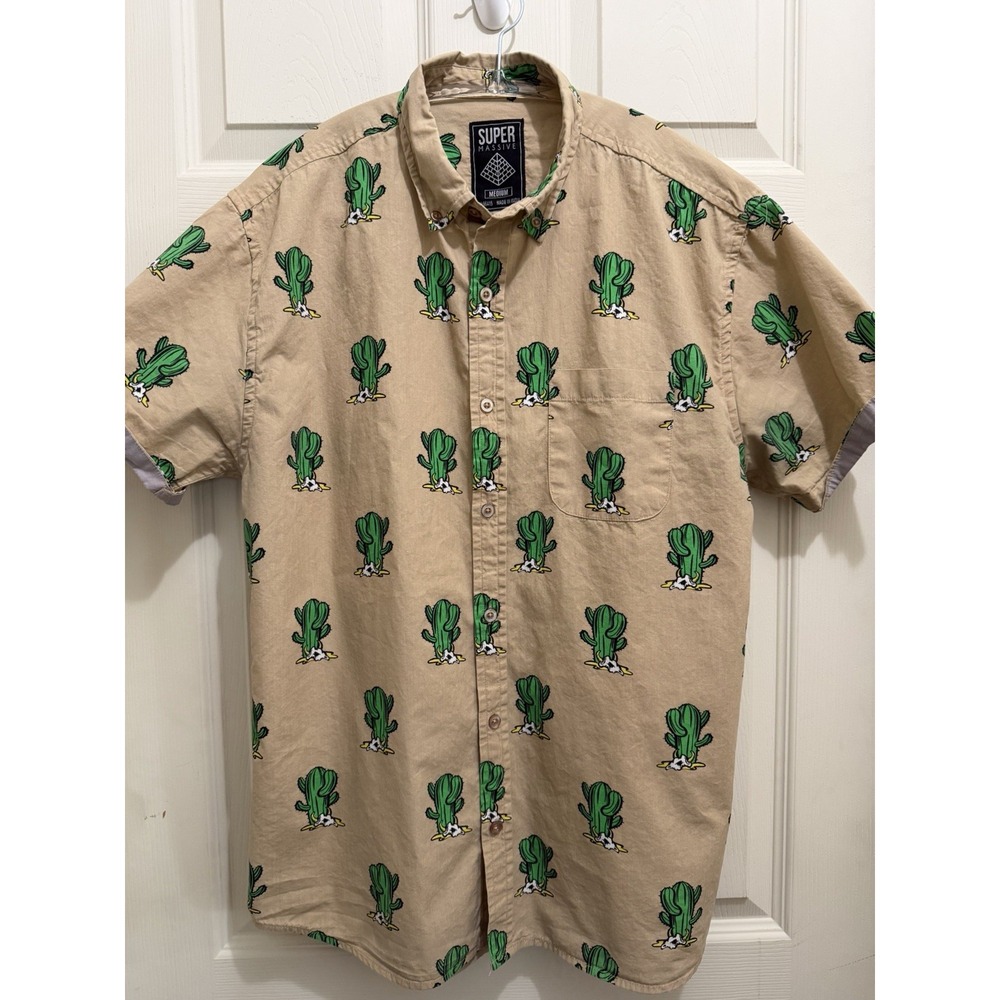 Super Massive Men's M Dry Desert Cactus Print Button Up Campy Southwestern Shirt